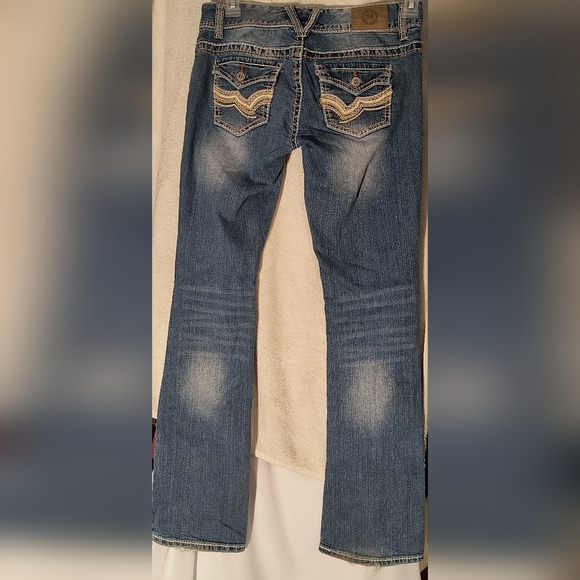 Maurices Jeans, Boot Cut, Mid Rise - Picture 4 of 4